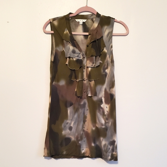 CAbi Tie Dye/Camo Long Sleeveless Blouse- Size S - Picture 2 of 3
